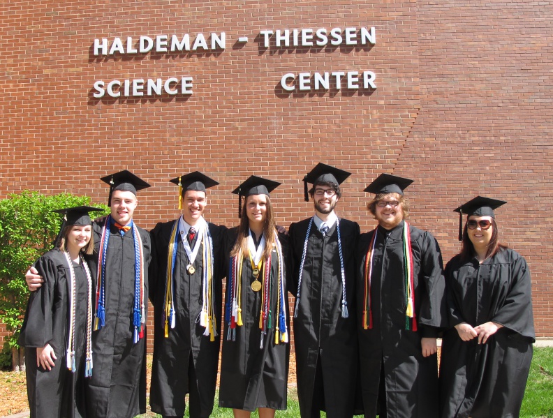 File:2103 grads2.jpg